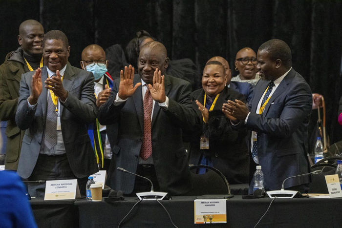 cyril ramaphosa es reelegido presidente de sudáfrica tras alcanzar acuerdo de coalición