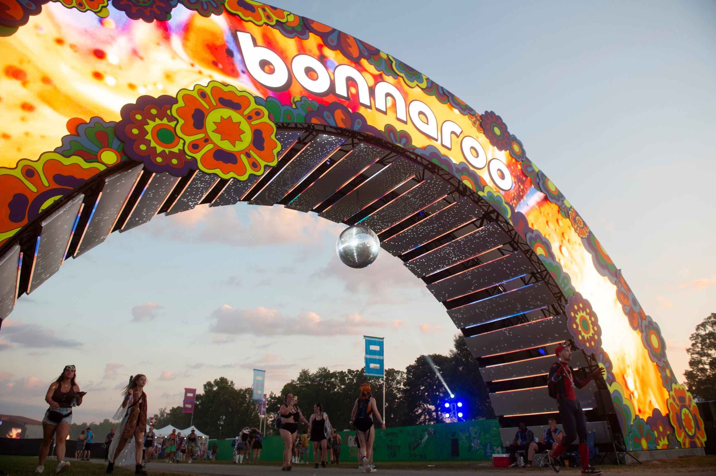 Bonnaroo livestream schedule on Hulu just added more performers