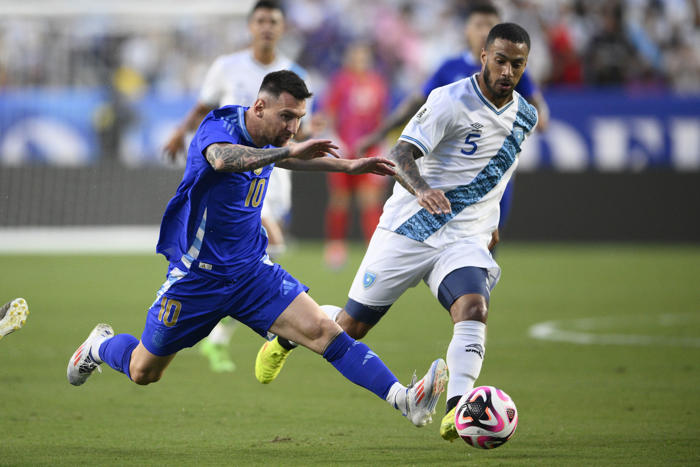 messi scores twice in return to argentina lineup in 4-1 win over guatemala
