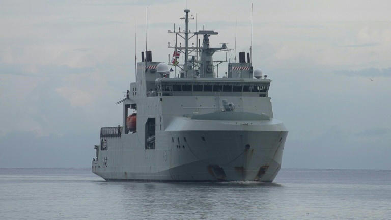 buque de guerra canadiense llega a cuba, luego de submarinos de rusia y eeuu