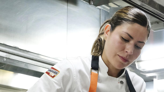 underdog sf competitor laura ozyilmaz fights for a final three spot on ‘top chef’