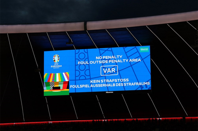 euro 2024'te var kararları stadyum ekranlarına yansıtıldı