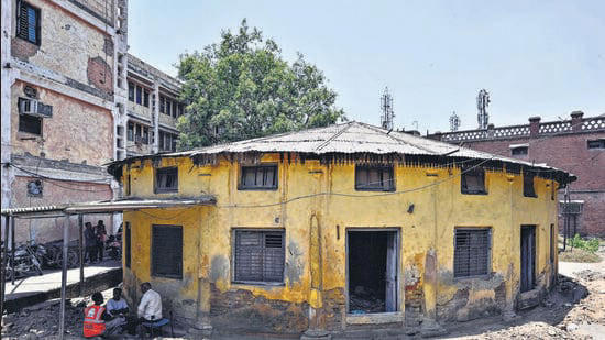 skinner’s haveli: as old hindu college building in delhi crumbles, alumni propose restoration