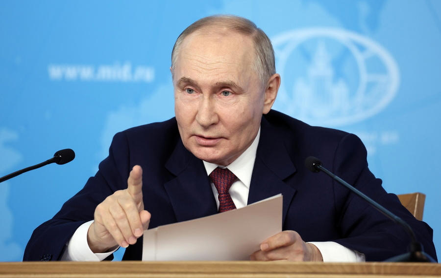πούτιν: h ρωσία ξαναρχίζει την παραγωγή πυρηνικών πυραύλων μεσαίου βεληνεκούς