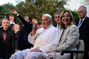 g7, meloni chiude vertice con il papa. l'entusiasmo dei leader: 