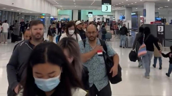 tech glitch sparks aussie airport chaos