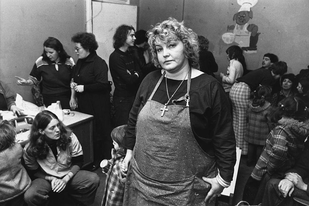 erin pizzey, la mujer que empezó siendo una heroína del feminismo y ahora lucha por los derechos de los hombres