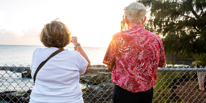 müssen das essen selber bezahlen - „undankbar“: tochter belohnt ihre eltern mit hawaii-urlaub - doch die nörgeln nur
