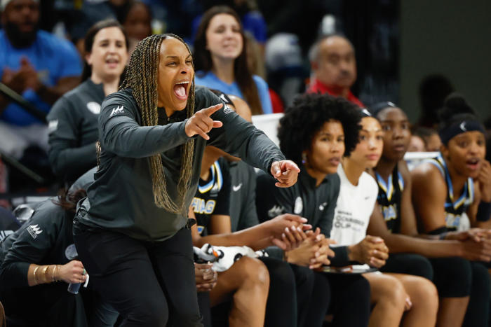 furious chicago sky coach calls out angel reese, teammates with four-word message after loss