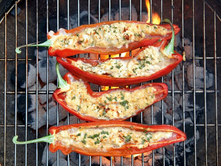 Gemüse grillen: Gegrillte Paprika mit Feta &amp; würzigem Rosmarin