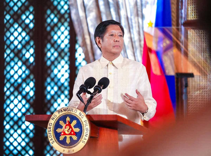 marcos: govt to rescue distressed filipino sailors