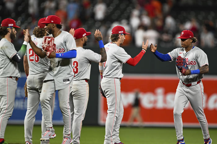 phillies fans show up in force for extra-inning win at baltimore. 'it was like a playoff game.'