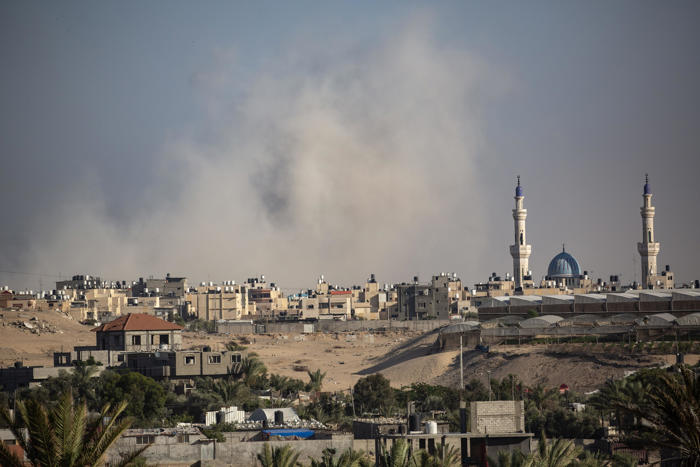 media, raid israeliani a ovest di rafah nella striscia