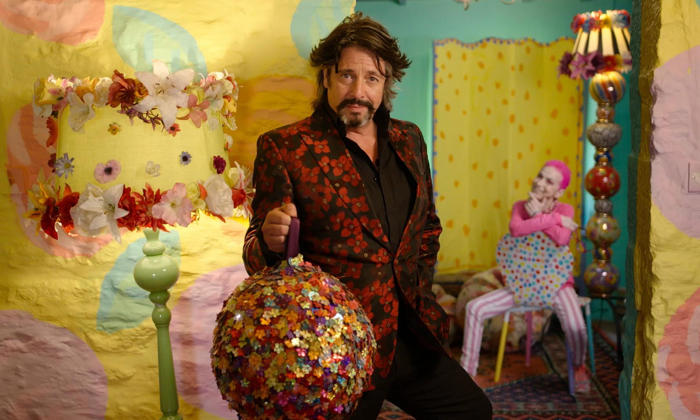 outrageous homes: laurence llewelyn-bowen has more fun than anyone else alive