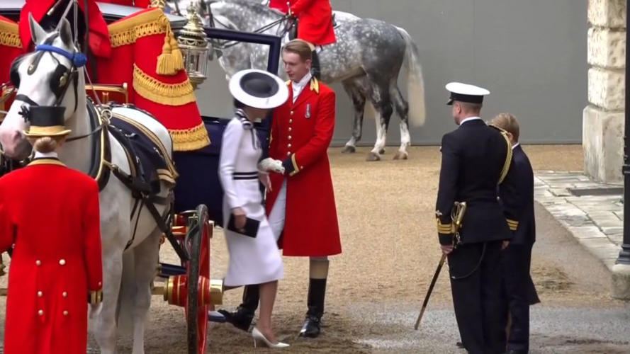 Video shows Princess of Wales exiting carriage in first appearance since cancer diagnosis
