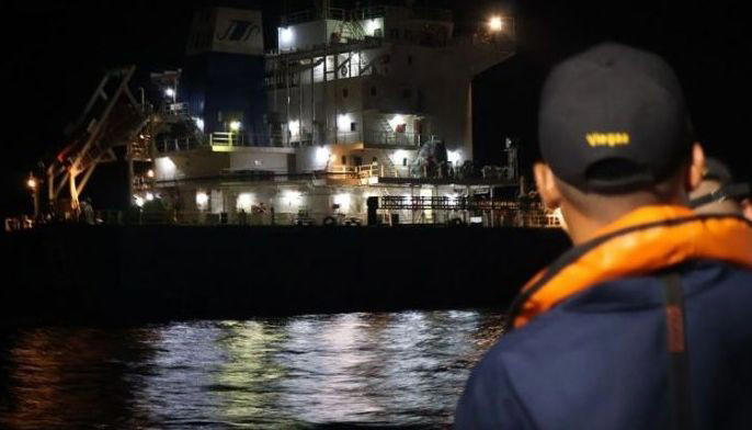 tanker with chinese crew still under pcg custody