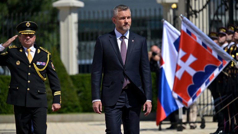 beiktatták hivatalába peter pellegrinit, szlovákia új köztársasági elnökét
