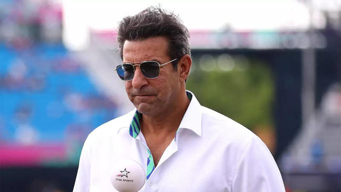 'what's the plan? flight ek 601 to dubai': ruthless wasim akram roasts pakistan team after early t20 world cup elimination