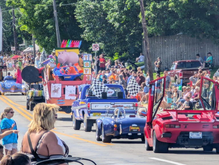 LOOK Huntington Heritage Days continue with parade and hot air balloons