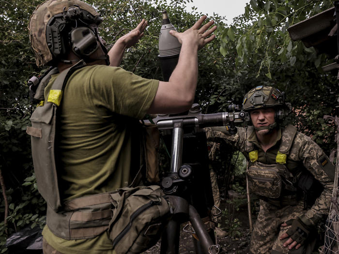 russische truppen setzen angriffe an front in der ukraine fort