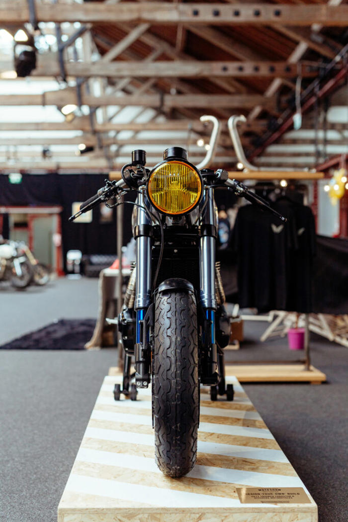 triumph thruxton r par hitchcox motorcycles – un chef-d’œuvre de café racer