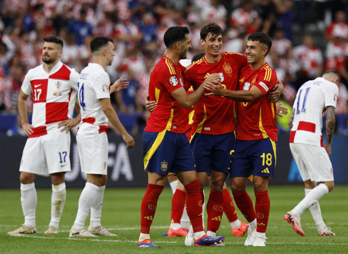 españa debutó con goleada 3-0 ante croacia en la eurocopa 2024