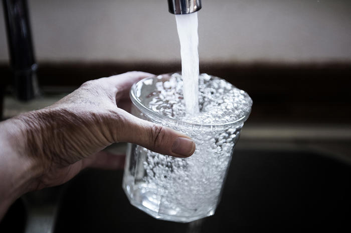 vandværker: tap vand fra hanen i stedet for at købe på flaske