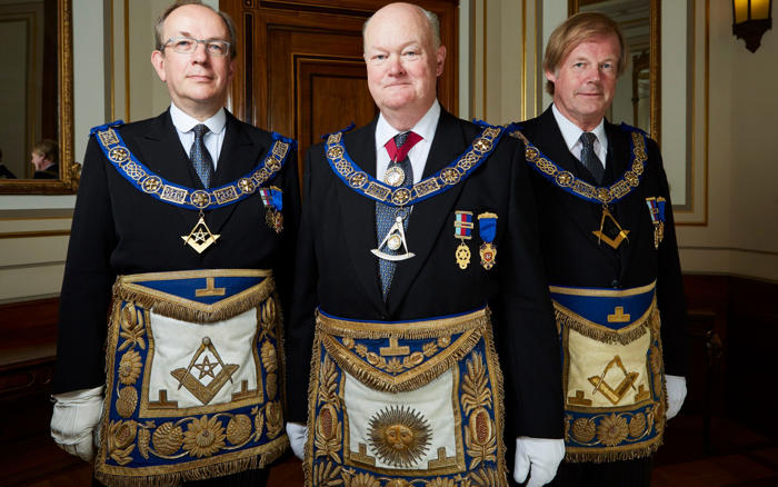 freemasons – both men’s and women’s groups – will stay single-sex