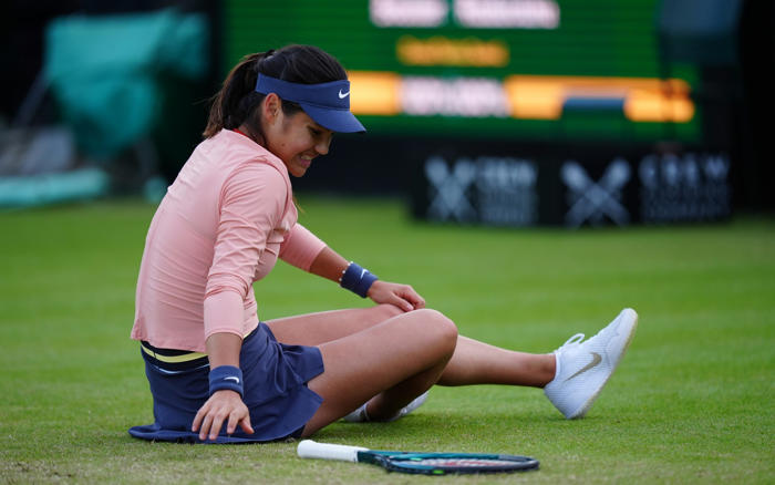 emma raducanu suffers injury scare before nottingham open semi-final suspended over wet surface
