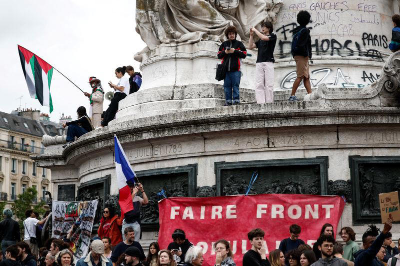 thousands march in france in pre-election protest against far right