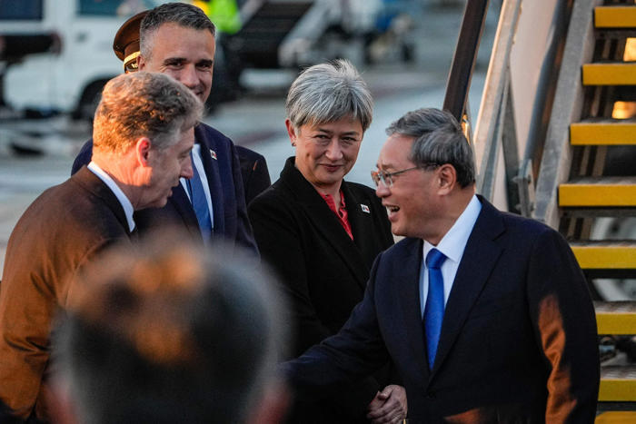 kiinan pääministeri vierailee australiassa, tavoitteena parantaa maiden suhteita