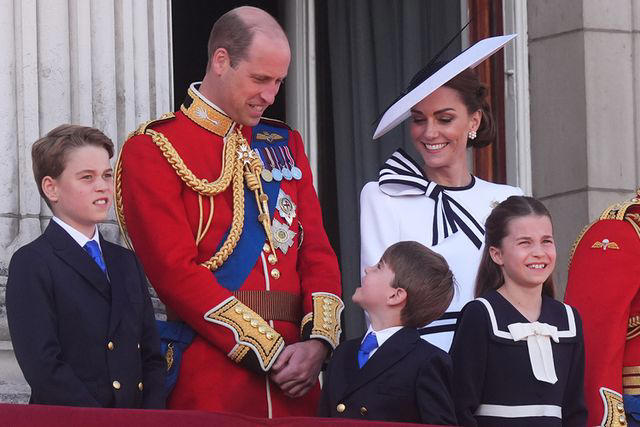 kate middleton joins royal family on buckingham palace balcony at trooping the colour