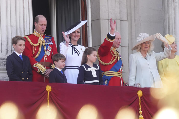 uk royals unite on palace balcony as princess of wales returns to public view after cancer diagnosis
