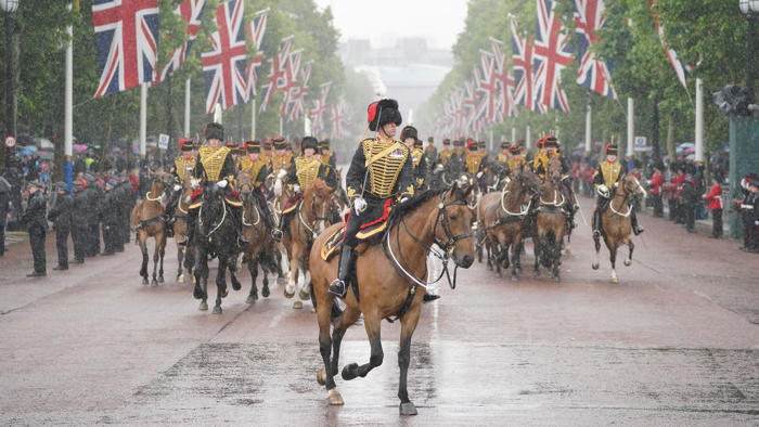 kate returns to public events at trooping the colour