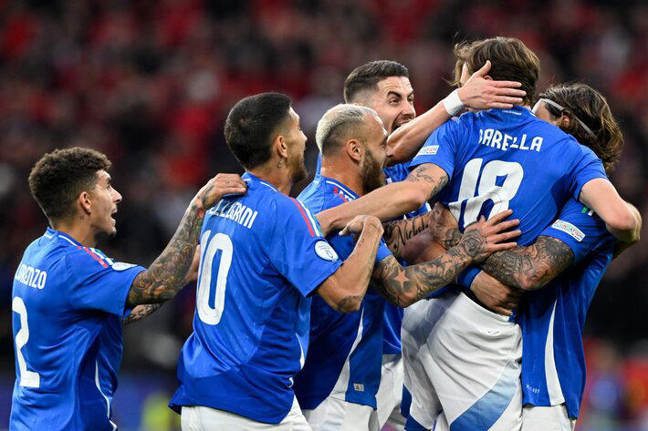 itália bate albânia na eurocopa em jogo com brasileiros, provocação inusitada e recorde