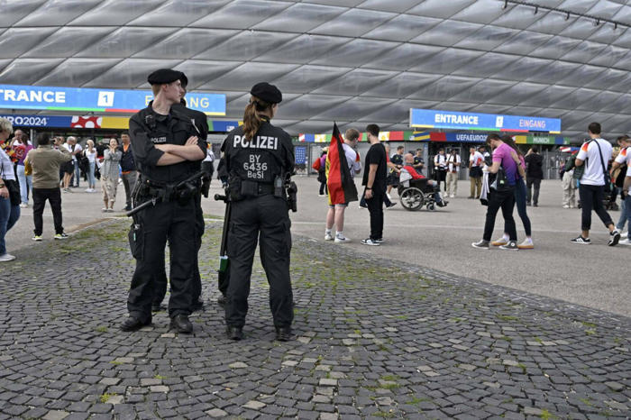 niemiecka policja wydała pilny komunikat przed meczem polaków. nadano specjalny status
