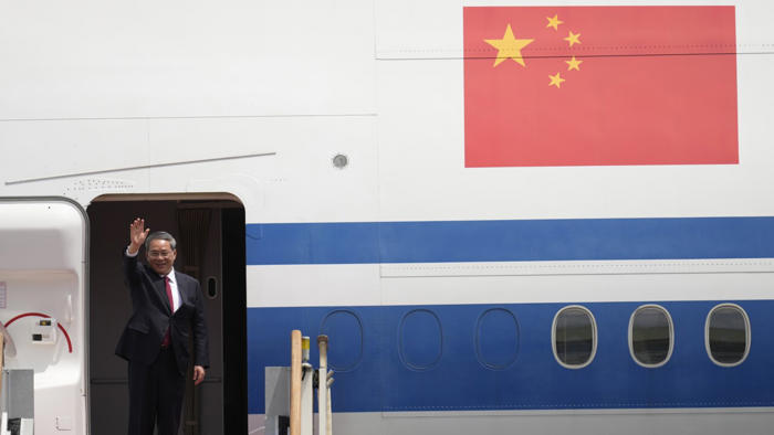 chinese premier arrives in australia