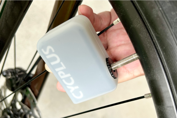 amazon, スポーツ自転車界隈で近ごろ流行りの携帯用電動ポンプには気を付けたい