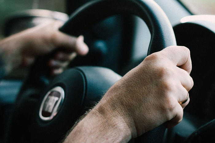 ¿cuál es el límite de edad para tramitar licencia de conducir en méxico?
