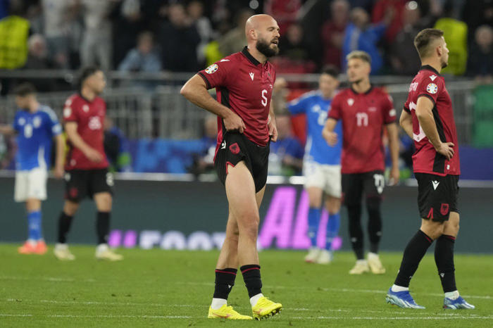 italy concedes goal after 23 seconds but recovers to beat albania 2-1 at euro 2024