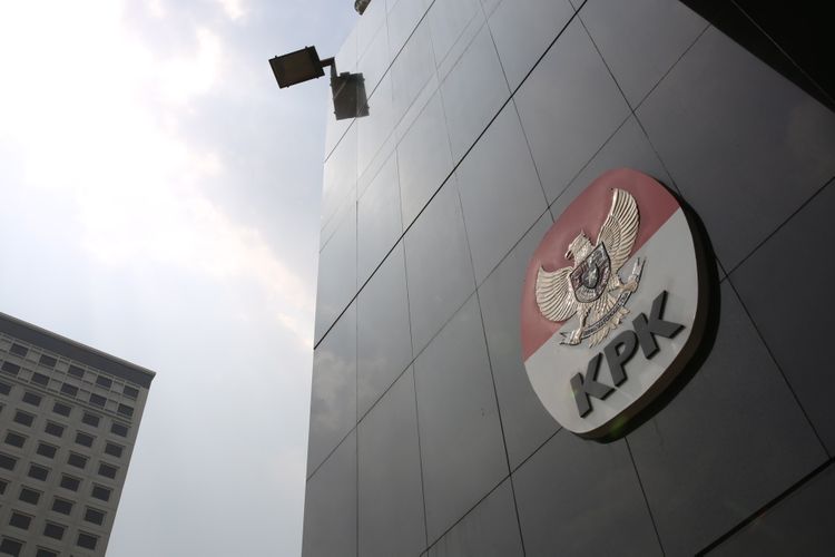 Selain Bupati Ponorogo, KPK Tangkap Pejabat Lainnya