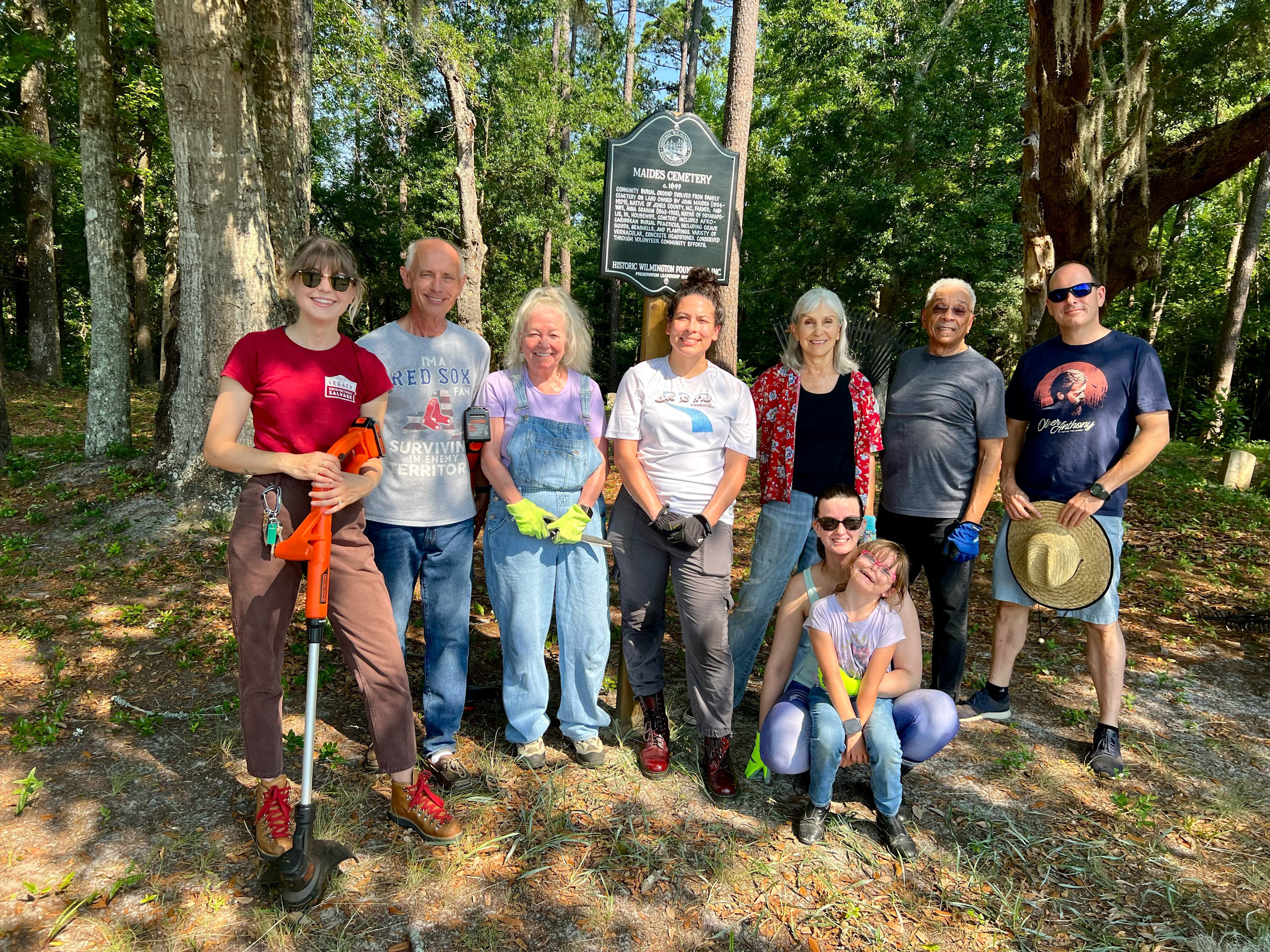 Volunteers Clean Up Maides Cemetery In Honor Of Juneteenth