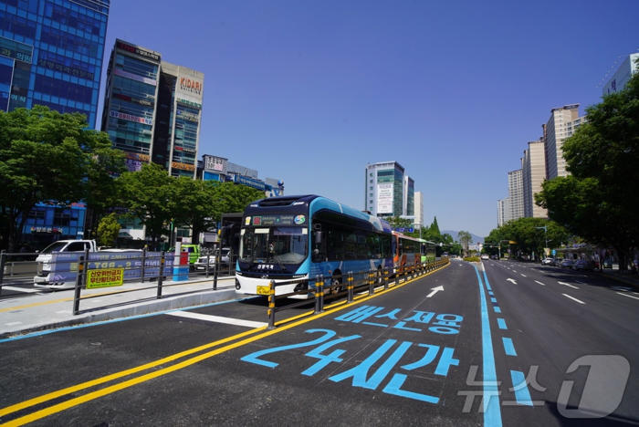 창원 s-brt 임시 개통 한 달…시내버스 이용객 늘고 통행시간 줄어