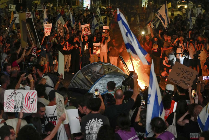 ισραήλ: χιλιάδες διαδηλωτές απαίτησαν συμφωνία για απελευθέρωση των ομήρων