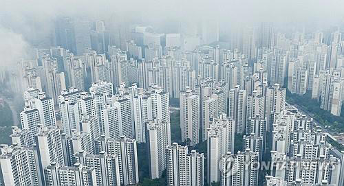 서울 아파트 상반기 거래량 3년만에 최다…가격도 고점 88% 회복