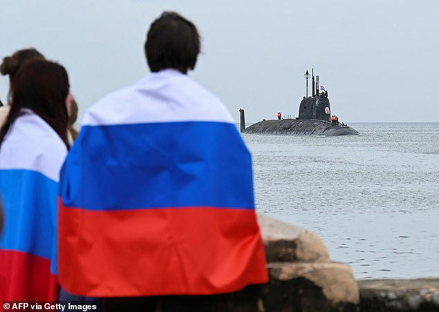 sunak was 'briefed' after russian submarine detected near uk coast