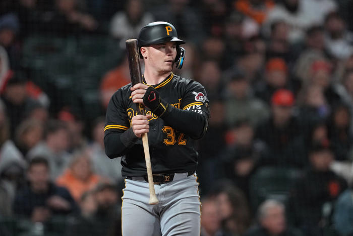 pirates place young catcher on concussion il