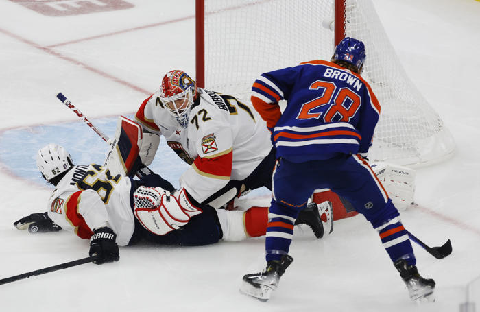 panthers' sergei bobrovsky gets pulled after allowing 5 goals in stanley cup final game 4