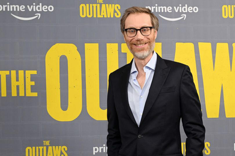 the office co-creator stephen merchant slapped with lifetime ban from british shop