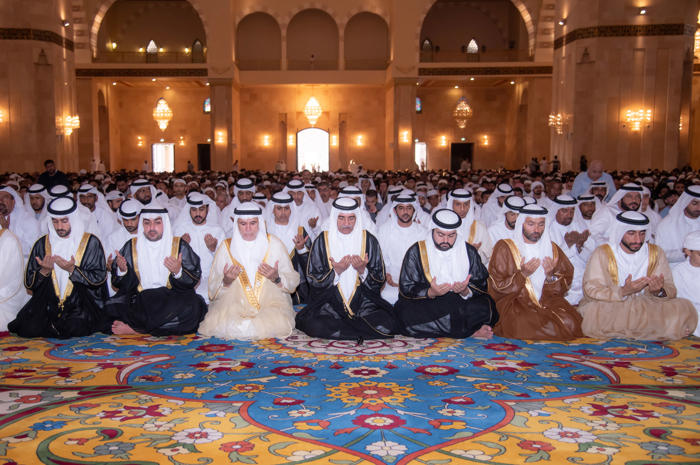 fujairah ruler performs eid al-adha prayer at fujairah's sheikh zayed mosque